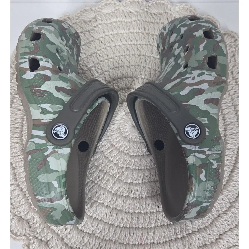CROCS classic camo